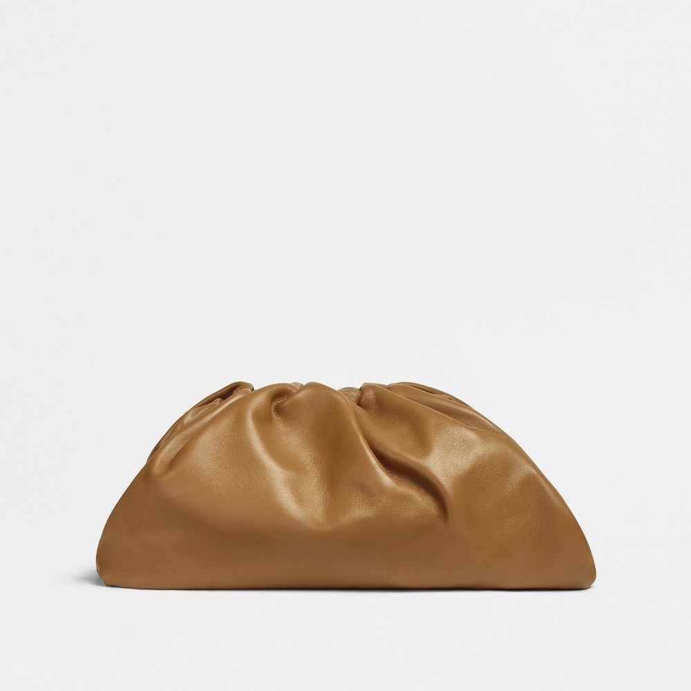 Bottega Veneta Smooth Butter Calf The Pouch Oversized Clutch in Camel